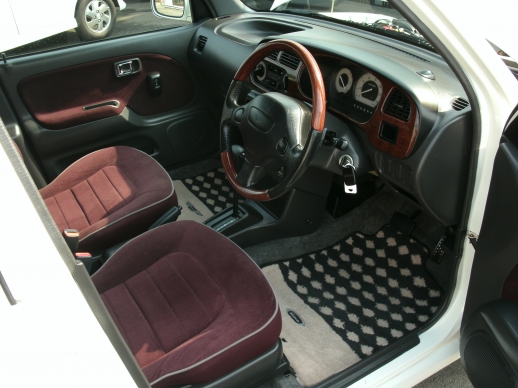 ダイハツ ミラジーノ